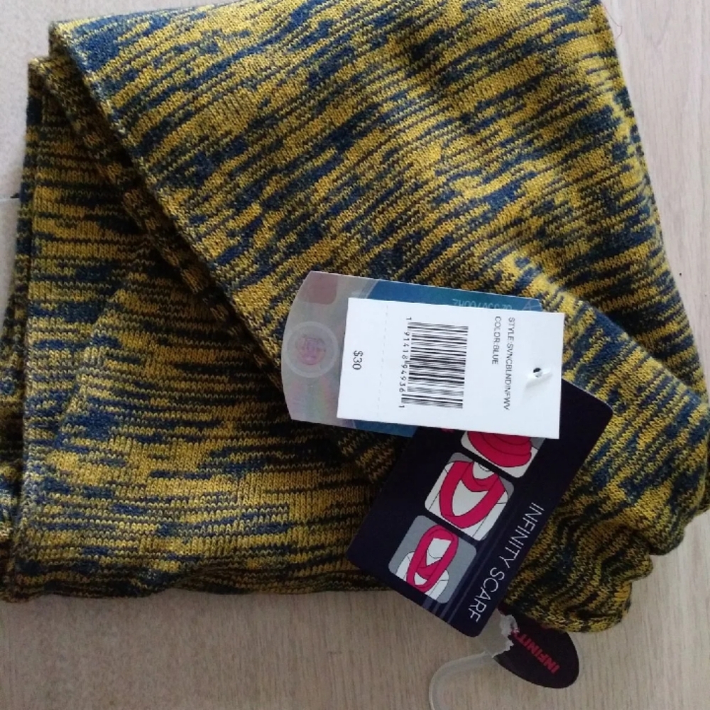 Infinity Scarf - Picture 2 of 3